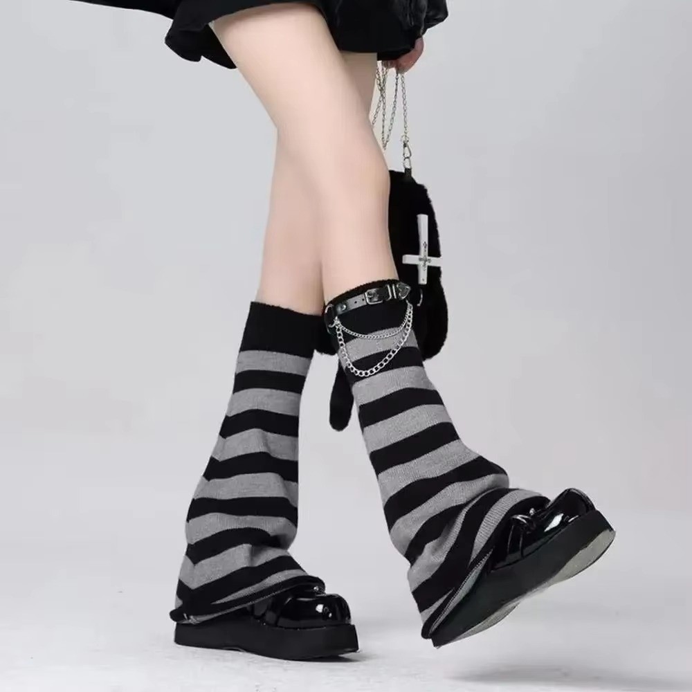 ถุงเท้ากันหนาวถักลายทางสไตล์โก - Boot Sock Slouchy บทวิจารณ์และราคา
